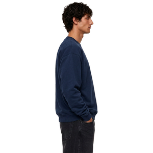 Sweat-shirt personnalisé pour homme en molleton de coton, coupe ample, avec détails de patch en chenille, personnalisation de la marque et ourlet côtelé - Product Image 1