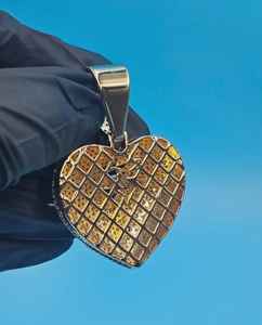 Colgante de Corazón Roto con Incrustaciones de Diamantes, Plata 925 Chapada en Oro, Estilo Hip Hop, Personalizado con Nombre en Moissanita VVS, para Regalo - Product Image 3