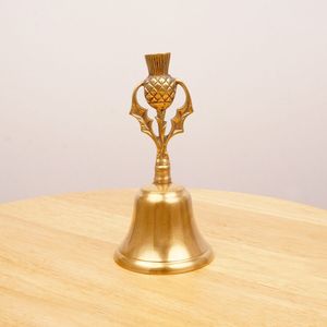 Campanello in ottone di alta qualità e dall'aspetto artigianale con manico in legno, perfetto per gli amanti dell'antiquariato e i collezionisti di oggetti culturali ai migliori prezzi. - Product Image 4