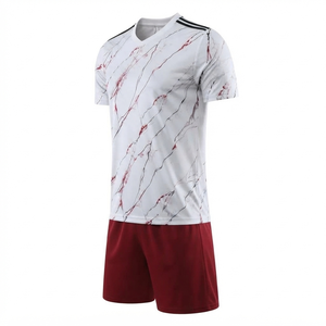 Conjunto de Camiseta de Fútbol OEM Personalizada, Superventas, 100% Poliéster, Transpirable, de Secado Rápido, Ecológica, con Cuello en V - Product Image 3