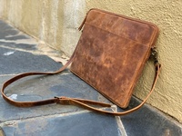 Vente en gros sac à bandoulière en cuir pour ordinateur portable de bureau en cuir fin et portable Bandoulière pour voyage d'affaires Sac à manches messager