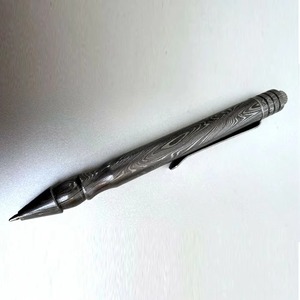 Bolígrafo de Acero de Damasco y Fibra de Carbono de Alta Resistencia, Bolígrafo Híbrido de Lujo con Mecanismo de Cierre a Presión, Bolígrafo Profesional para Ejecutivos, para Firmas - Product Image 1