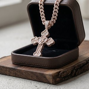 Collier pendentif croix chapelet Hip Hop Iced Out en Moissanite, Bijoux Bling - Product Image 4
