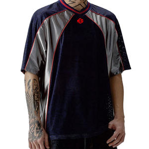 Maillot de football américain tendance personnalisé avec panneaux en mesh pour homme, respirant en polyester, streetwear, col en V, surpiqûres contrastées, production OEM en gros - Product Image 2