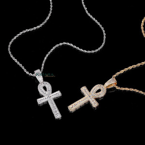 Pendentif croix plaqué or avec diamant de laboratoire, tendance, avec cristal rond, charme religieux, unisexe, à porter au quotidien - Product Image 4