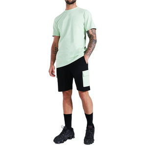Ensemble décontracté deux pièces pour homme : T-shirt et short cargo écologiques, respirant et confortable, idéal pour l'été, style sportswear et streetwear - Product Image 1