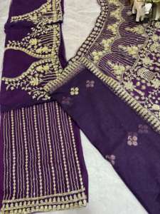 ชุดเลเฮนกาโชลีผ้าเน็ตเนื้อนุ่มคุณภาพพรีเมียม ดีไซน์ทันสมัย ตกแต่งด้วยเลื่อมแบบอินเดีย-ปากีสถาน ผ้าแคนแคน ผ้าปาตตา เหมาะสำหรับฤดูร้อน ความยาวคลุมถึงพื้น - Product Image 4