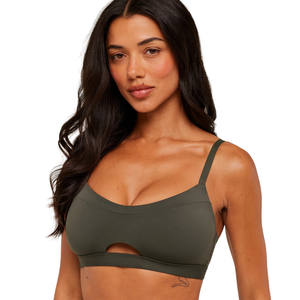 Soutien-gorge de sport vert Peekaboo pour femme avec logo personnalisé, en nylon et élasthanne, style balcon, soutien léger, idéal pour le yoga et l'entraînement fitness - Product Image 5