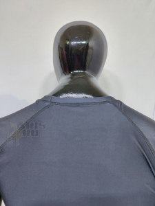 Rashguards de MMA Lisos Hechos de Tela de 240 GSM, Venta al Por Mayor a Precio Económico, Rashguard Negro Sin Gi - Product Image 5