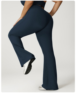 Conjunto Deportivo de Tallas Grandes de Moda: Leggings Ligeros de Pierna Ancha con Control de Abdomen y Cintura Alta, y Sujetador Deportivo Sexy - Product Image 2