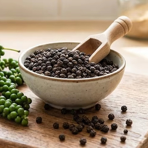 ราคาโรงงาน คุณภาพดี ได้รับการรับรองมาตรฐาน ISO พริกไทยดำธรรมชาติ 100% 550GL ผงเครื่องเทศเดี่ยวสำหรับปรุงอาหาร - Product Image 1