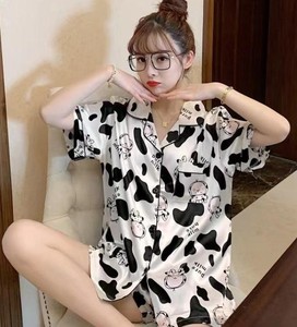Conjunto de Pijama de Satén con Estampado de Leopardo de Manga Corta para Mujer, 2 Piezas, Ropa de Dormir Elegante de Verano, Cuello Camisero, Cierre de Botones, Tela Suave - Product Image 4