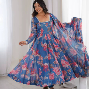 Traje con estampado floral y diseño realista para la próxima sesión festiva - Product Image 1