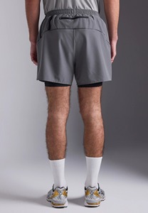 Shorts de sport respirants à double couche avec logo personnalisé, pour la course et l'entraînement, fabrication en gros - Product Image 6