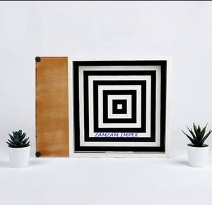 Plateau carré moderne fait à la main avec incrustation de résine noire et blanche pour la décoration intérieure et les cadeaux de thé - Product Image 6