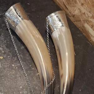 Cuerno Vikingo Medieval Hecho a Mano de Alta Calidad, Cuerno Natural Pulido de la India, Estilo Animal Único - Product Image 1