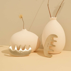 NOBBAN Pettine Massaggiante Tradizionale Coreano Bangjja in Ottone per Cuoio Capelluto, Spazzola per Capelli in Bronzo Forgiata a Mano per Terapia del Cuoio Capelluto - Product Image 2