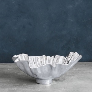 Wholesale Eco-Friendly Metal Luxury Bowls for Home Kitchenware & Party Dinnerware Serving Dishes Handmade Customized - Product Image 1