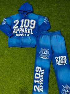 ชุดวอร์มผ้าสักหลาดพรีเมียม แจ็คเก็ตและกางเกงจ็อกเกอร์เข้าชุด ประดับด้วยดีไซน์คริสตัล - Product Image 1