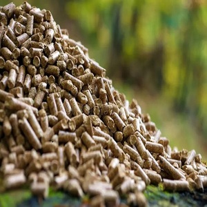 Granulés de bois biomasse pour chaudières industrielles et systèmes de chauffage, 100 % naturels, compressés, qualité export. - Product Image 1