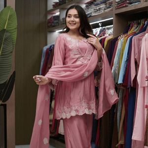 Conjunto Étnico Listo para Usar, Completamente Cosido, Sharara Palazzo con Top y Dupatta, Satén Natural Pesado con Bordado de Lentejuelas, Largo hasta el Suelo - Product Image 4