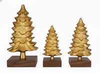 Statues de lions majestueux en métal (lot de 2) : avec de larges crinières et une posture robuste et agressive, ces sculptures argentées symbolisent la force.