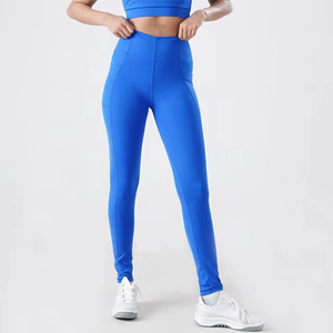 Leggings femme en tissu polyester-spandex de qualité supérieure, séchage rapide, impression par sublimation, leggings personnalisés pour femmes. - Product Image 4