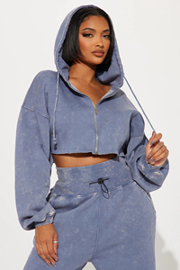 Nouvelle collection : Ensemble court en coton personnalisable pour femme – Sweat à capuche et short – Tenue d'été – Survêtement court pour femme - Product Image 5