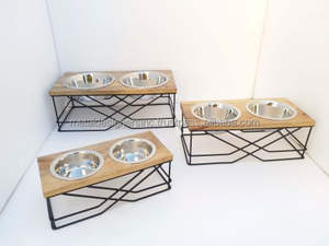 Station d'alimentation surélevée pour chiens et chats avec plateau en bois et bols en acier inoxydable pour l'alimentation des animaux de compagnie - Product Image 2