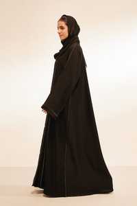 Abaya Maxi Modeste pour Femme, Modèle OEM Personnalisé, Violet Poussiéreux, avec Broderie Florale sur le Panneau Avant, Col Rond et Manches Longues - Product Image 2