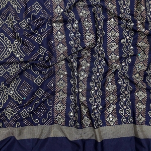 Sari Tradicional de Seda Satén Ajrakh con Pallu de Diseño con Espejos, para Fiestas y Eventos, de Royal Export - Product Image 6