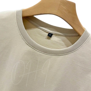เสื้อยืดคอกลมผู้ชาย พรีเมียม ผ้าฝ้าย 100% ทรงหลวม ระบายอากาศได้ดี แห้งเร็ว เป็นมิตรกับสิ่งแวดล้อม สีทราย เรียบง่าย สไตล์มินิมอล แขนสั้น - Product Image 3