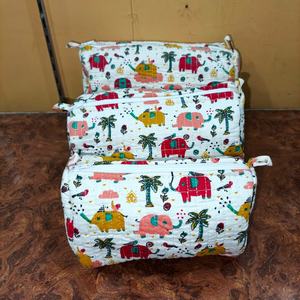 ชุดกระเป๋าเครื่องสำอางแบบมีซิป 3 ชิ้น ขนาดใหญ่ ลายพิมพ์บล็อกด้วยมือ สไตล์วินเทจ เป็นมิตรกับสิ่งแวดล้อม ใช้ซ้ำได้ เหมาะสำหรับการเดินทางและเป็นของขวัญสำหรับเพื่อนเจ้าสาว - Product Image 3