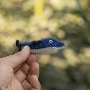 Adorno de Delfín Hecho a Mano con Fieltro y Lana, Decoración Colgante Oceánica para Niños, Juguete Móvil Interactivo para Niños, Venta al por Mayor - Product Image 1