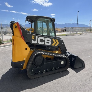 Chargeuse compacte JCB 3TS-8T à prix avantageux pour les entrepreneurs ayant besoin de performances fiables et d'une capacité de travail polyvalente sur chantier - Product Image 2