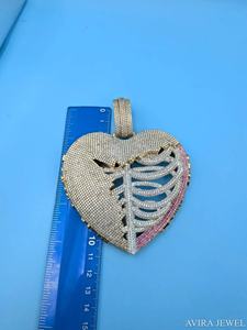 Joyería Unisex Elegante y Atemporal, Colgante Hip Hop con Diamante Moissanite, Plata de Ley 925, Chapado en Oro Amarillo y Rosa - Product Image 4