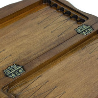 Jeu d'échecs en bois artisanal avec plateau sculpté de manière complexe et pièces en bois massif, jeu de stratégie moderne haut de gamme pour le plaisir familial