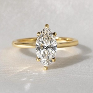 Anillo de compromiso de oro amarillo de 14K con moissanita marquesa de 1.77ct, halo oculto y banda de catedral con puente pavé, joyería fina, regalo para ella - Product Image 1