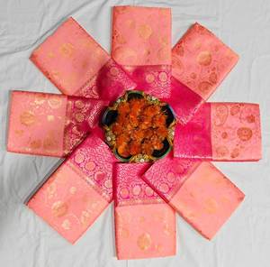 ผ้าซิ่นไหมลิ้นจี่เนื้อนุ่มแบบดั้งเดิม พร้อมงานปักลายแจ็คการ์ดที่หรูหรา ผ้าซิ่นสำหรับงานปาร์ตี้ ออกแบบโดยดีไซเนอร์ สำหรับผู้หญิง เหมาะสำหรับงานแต่งงานและงานเฉลิมฉลองต่างๆ - Product Image 5