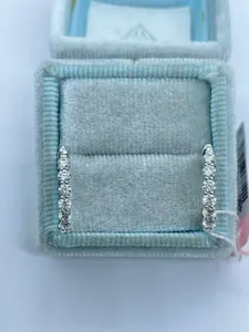 Pendientes de aro para mujer con diamantes redondos naturales GH/SI de 1,00 quilates en oro blanco de 14 quilates - Product Image 2