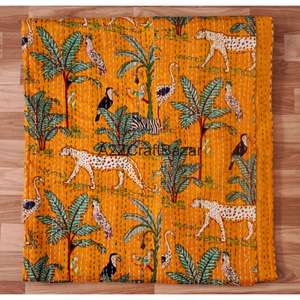 Colcha Kantha de Algodón Orgánico Hecha a Mano en India, Cubrecama con Estampado Floral Multicolor, Vintage, Reversible y Ecológica - Product Image 5