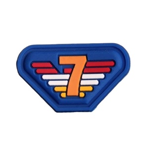 PVC élégant durable et patchs brodés porte-clés en caoutchouc tissé logo personnalisé pour toutes les occasions accessoires de mode - Product Image 1