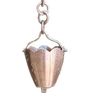 Chaîne de pluie en cuivre poli en forme de tulipe, élégante décoration aquatique suspendue pour le drainage des toits de jardins de luxe - Product Image 1