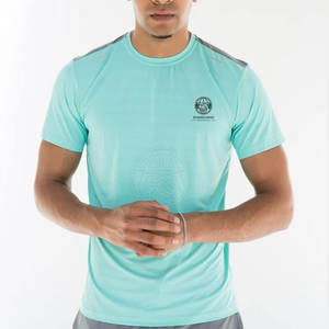 ชุดเสื้อยืดและกางเกงขาสั้นสำหรับออกกำลังกายผู้ชาย ผ้าซับเหงื่อ เหมาะสำหรับการฝึกซ้อมและฟิตเนส - Product Image 2