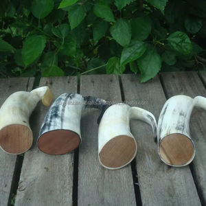 Taza de cuerno para beber vikingo Comida segura Artesanía natural Cuervo Rey Cuerno Taza de jarra de La India - Product Image 1