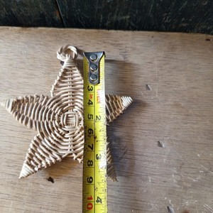 Ensemble d'ornements de Noël artisanaux en rotin naturel, nœuds, étoiles et clochettes pour la décoration de la maison, des fêtes et des arbres de Noël - Product Image 4