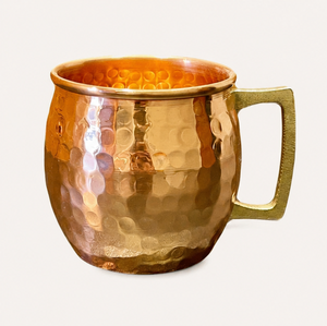 Mug à Moscow Mule en cuivre pur, artisanal et de qualité supérieure, martelé, avec poignée en laiton, vaisselle de bar de luxe pour cocktails - Product Image 1