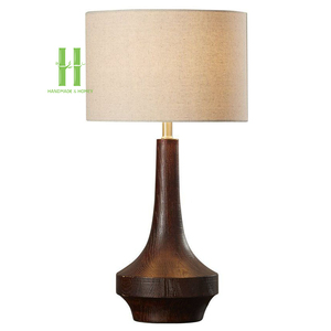 Nouvelle lampe de table, décoration d'intérieur, base en bois, design OEM, emballage personnalisé, chambre à coucher méditerranéenne, fabriqué au Vietnam. - Product Image 3