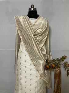 Nuevas llegadas: Conjunto de traje de seda mercerizada Banarasi con elegante dupatta de tela a rayas, pantalón de seda de algodón suave, ropa étnica para fiestas, de secado rápido. - Product Image 5