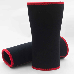 Coudière en néoprène noire avec bordure rouge, absorption des chocs, à enfiler, unisexe, protection toutes saisons - Product Image 2